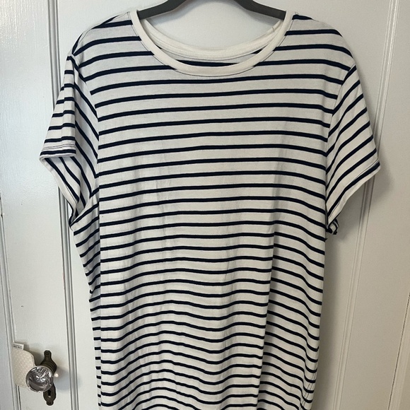 MUST GO! Blue / White Striped Women's Universal Thread 1X - Picture 1 of 3